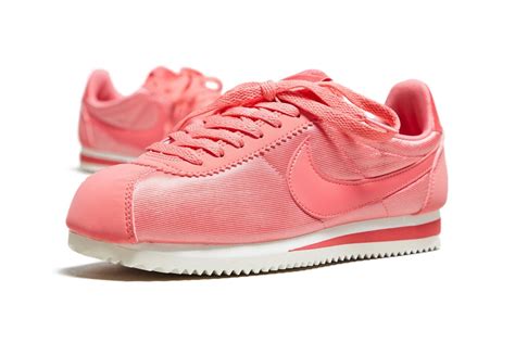 nike cortez bestellen damen pink|pink nike cortez women.